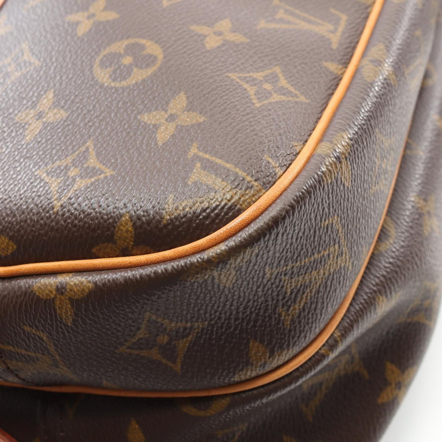 Louis Vuitton Reporter PM Shoulder Bag - Timeless Elegance