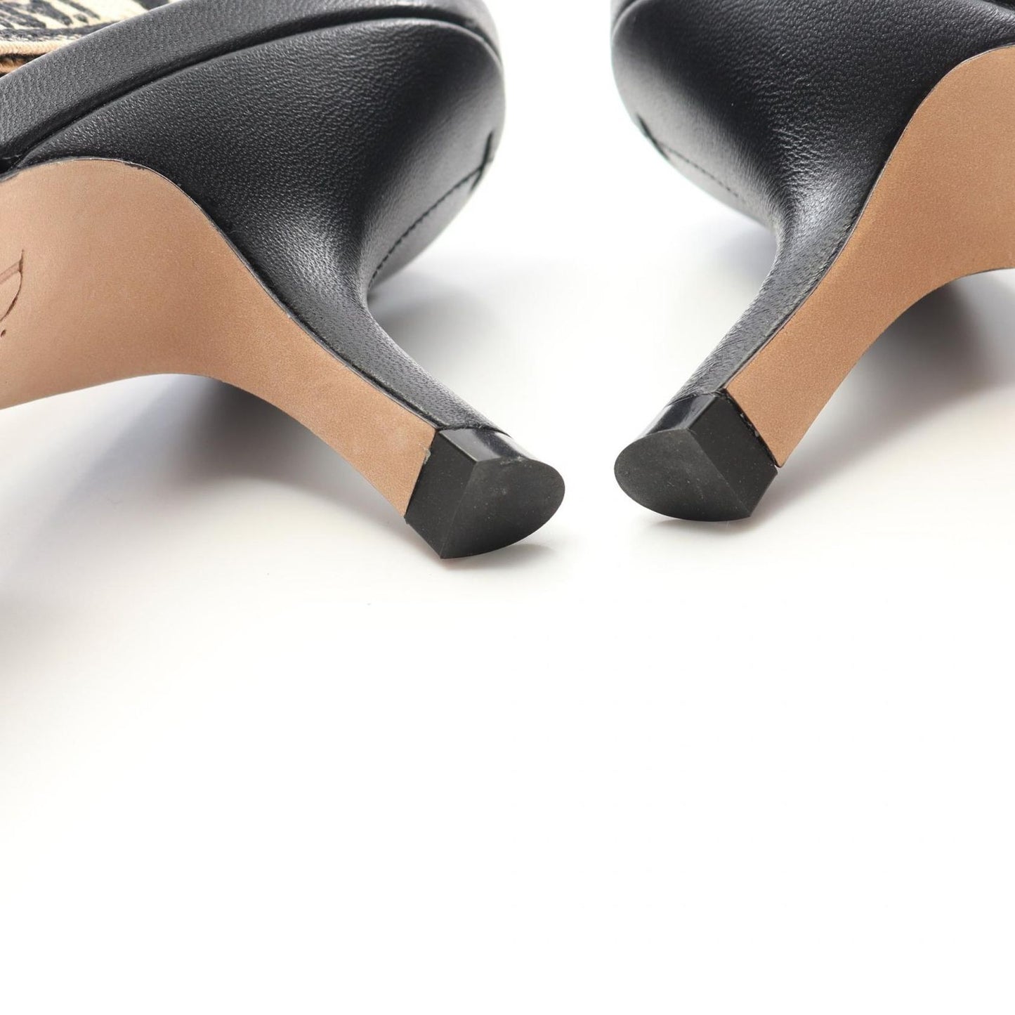 Dior J'ADIOR Canvas Pumps - Timeless Elegance in Black & Beige