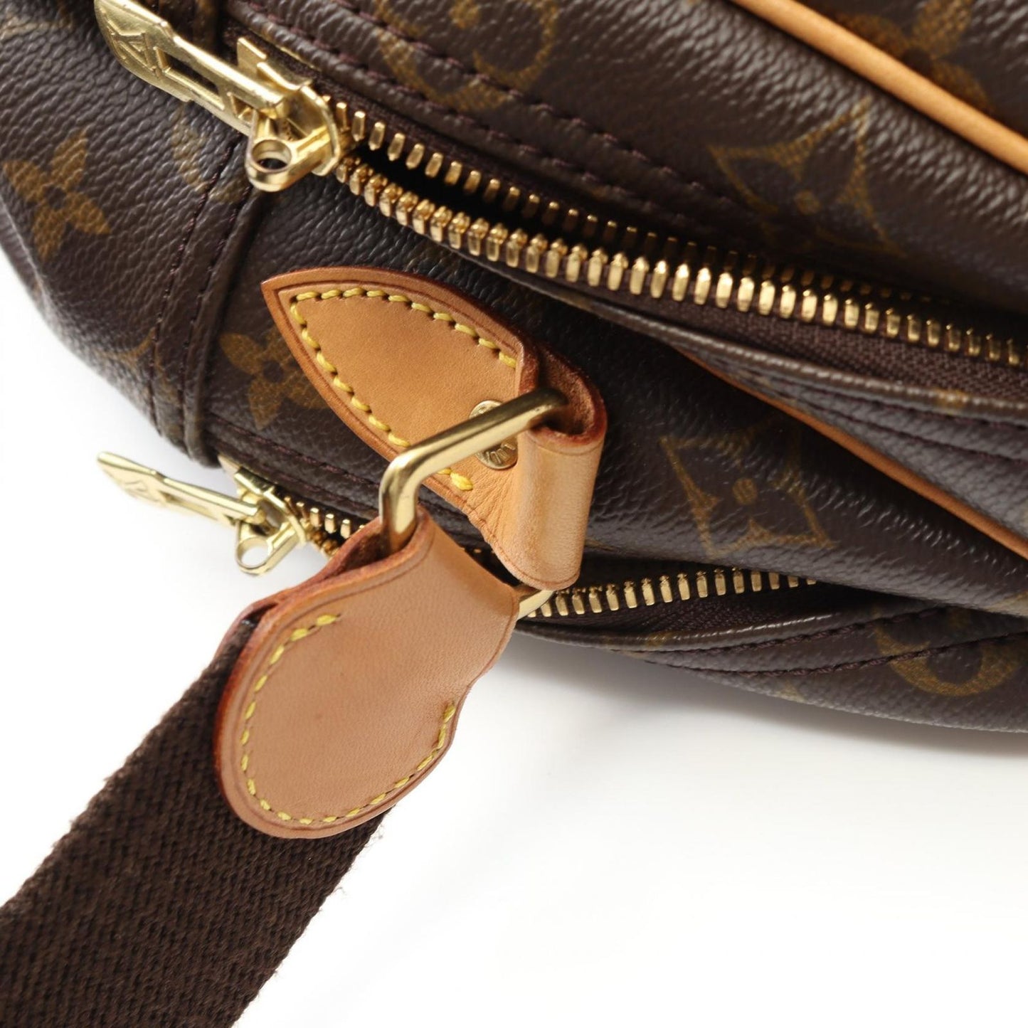 Louis Vuitton Reporter GM Shoulder Bag - Timeless Elegance