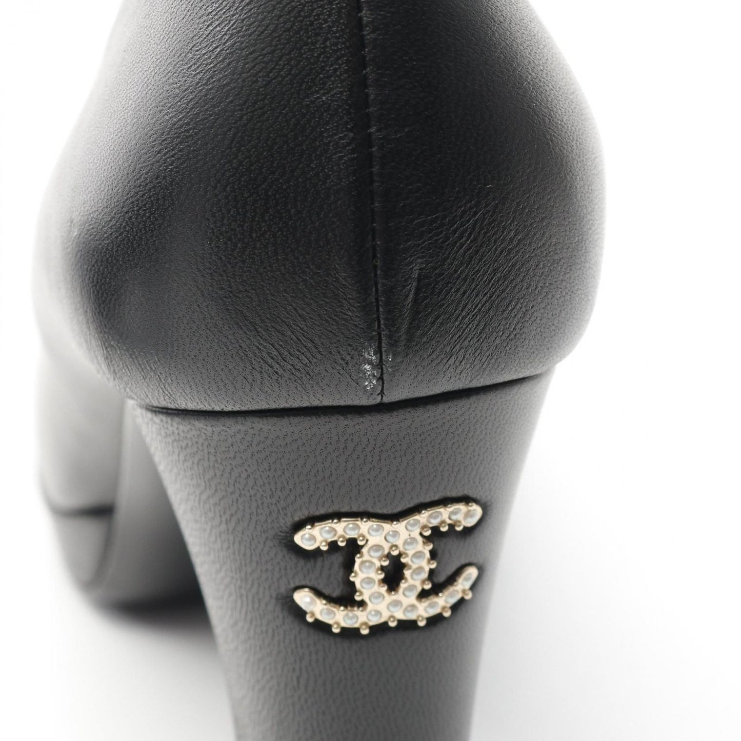 CHANEL Coco Mark Black Leather Pumps - Timeless Elegance