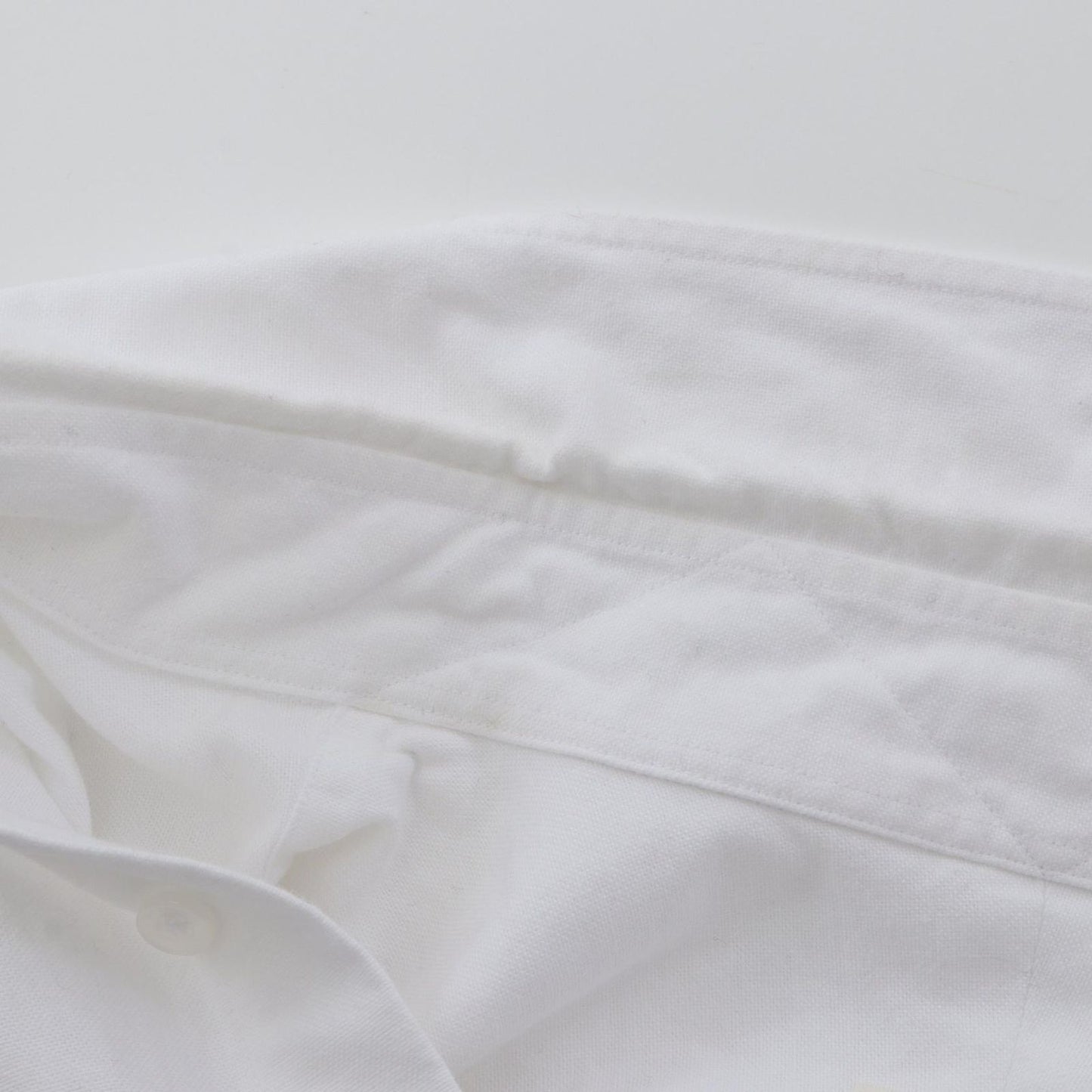 COMOLI Cotton Oxford BD Shirt - Timeless Elegance in White