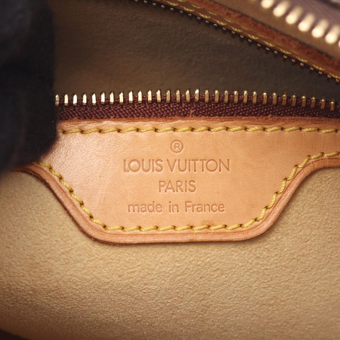 Louis Vuitton Monogram Looping MM Shoulder Bag - Timeless Elegance