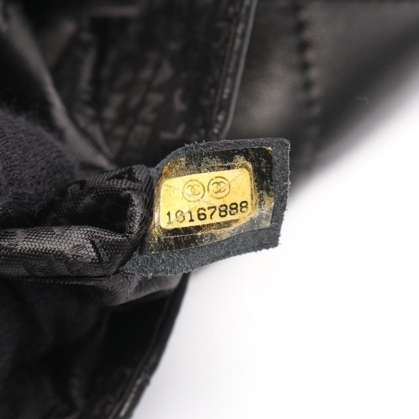 CHANEL Matelassé Black Lambskin Shoulder Bag - Timeless Elegance