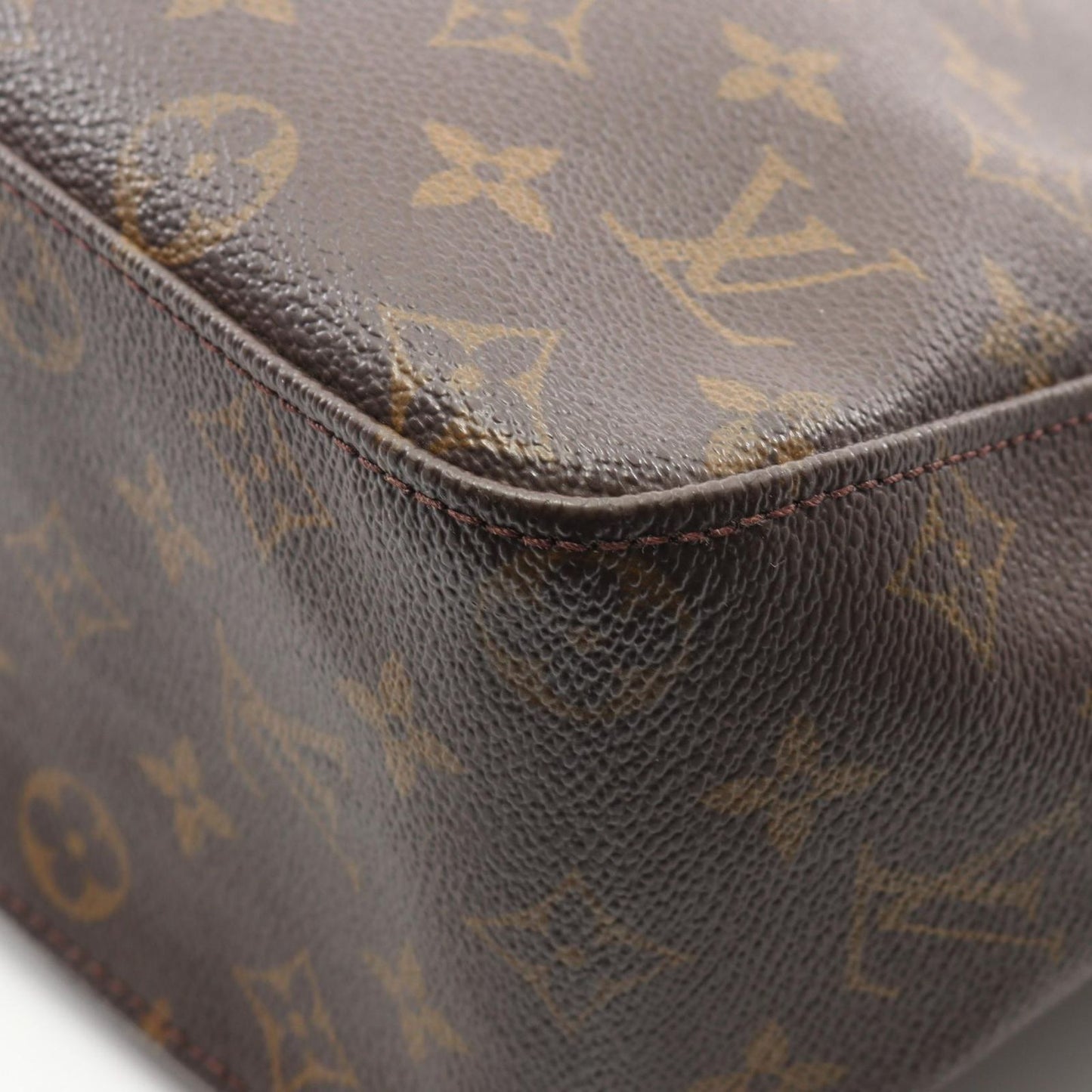 Louis Vuitton Looping GM Shoulder Bag - Timeless Elegance