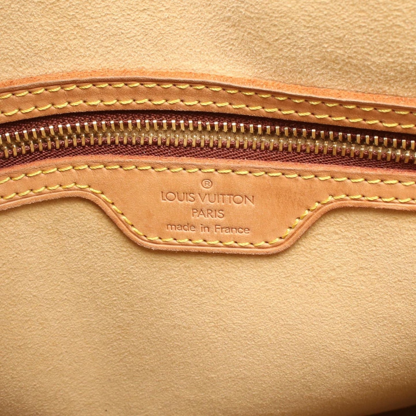 Louis Vuitton Looping GM Shoulder Bag - Timeless Elegance