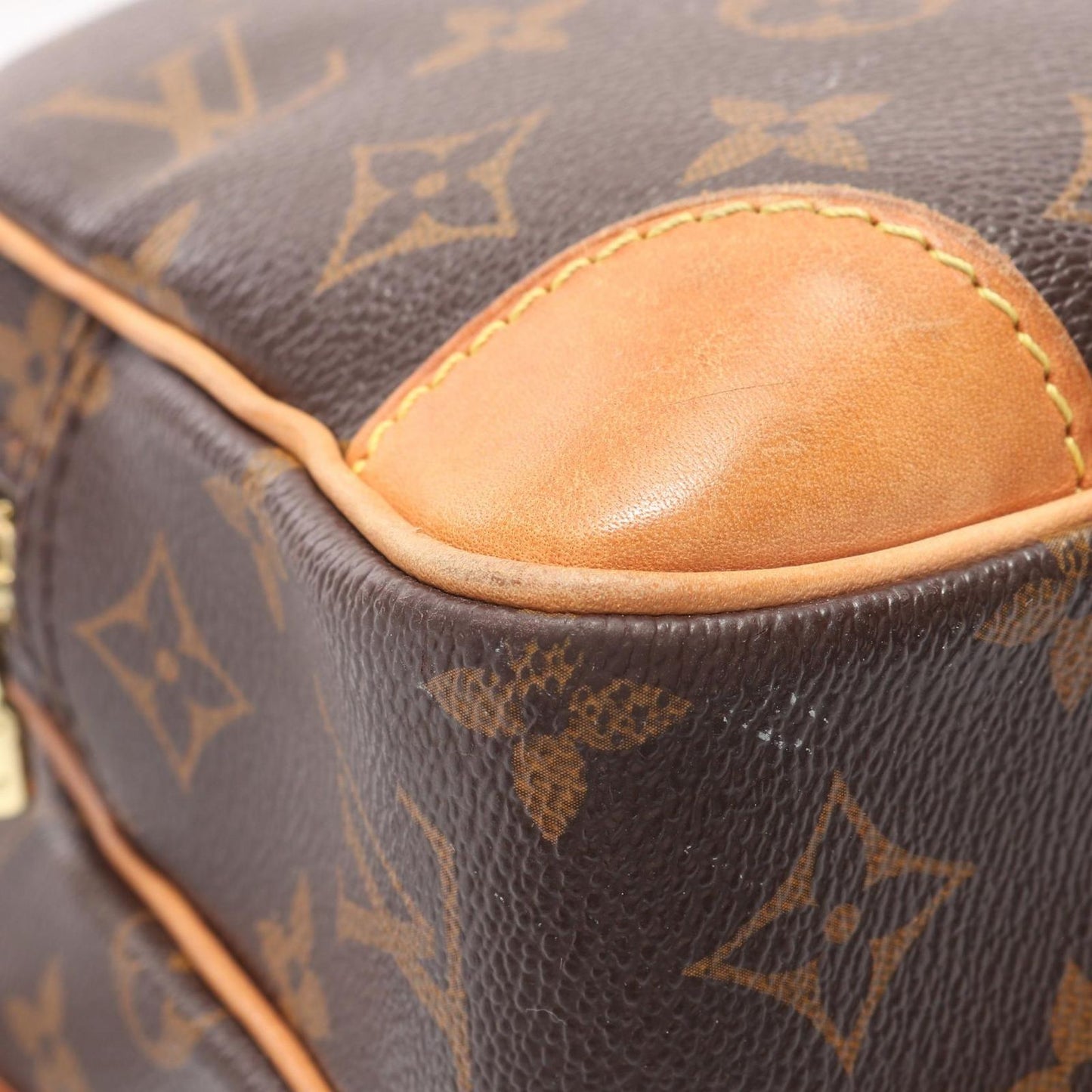 Louis Vuitton Nile Shoulder Bag M45244 - Timeless Elegance