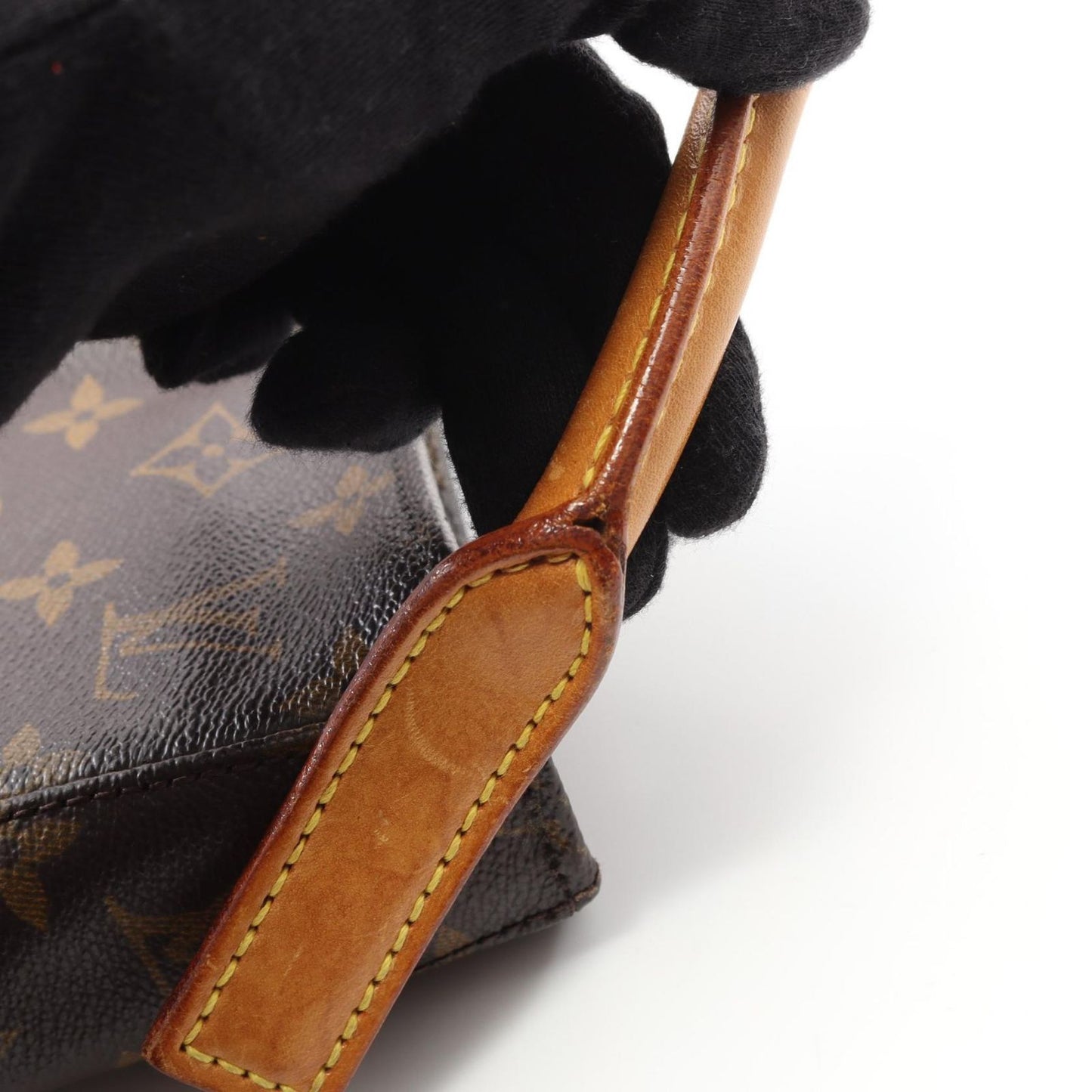 Louis Vuitton Looping GM Shoulder Bag - Timeless Elegance