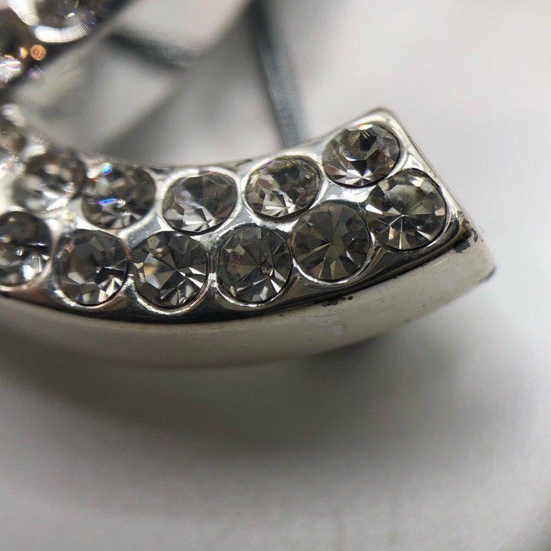 CHANEL Coco Mark Turn Lock Brooch - Exquisite Metal & Strass