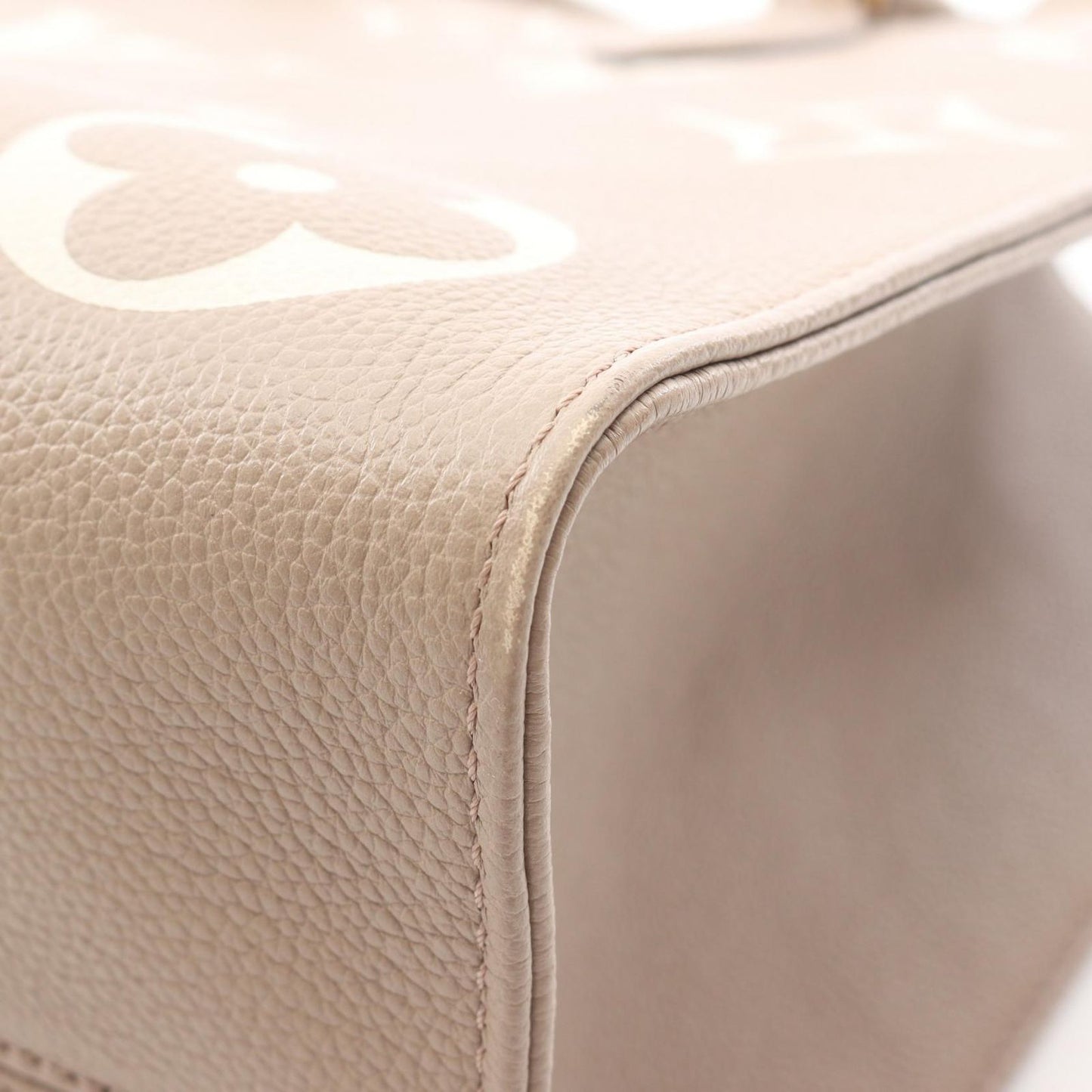 Louis Vuitton OnTheGo MM Tote Bag in Bi-Color Monogram Empreinte