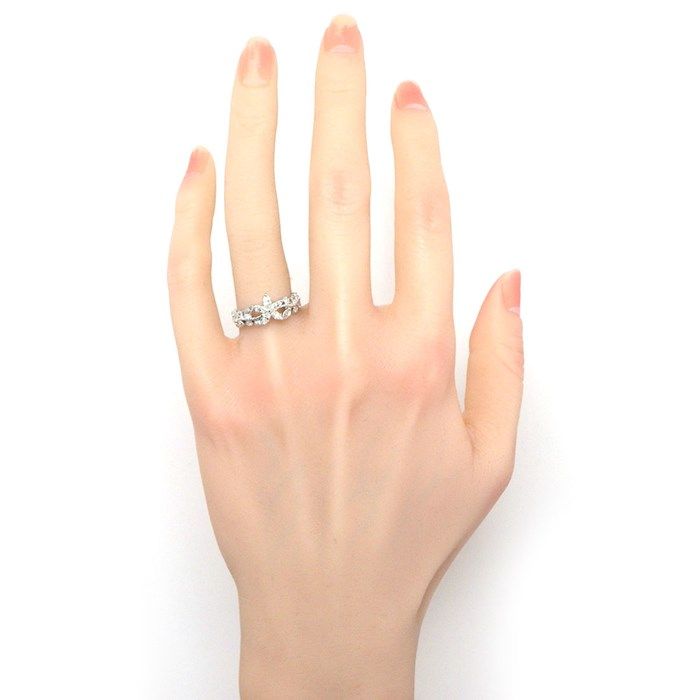 Exquisite Diamond Flower Motif Ring in K18 White Gold - 0.65ct