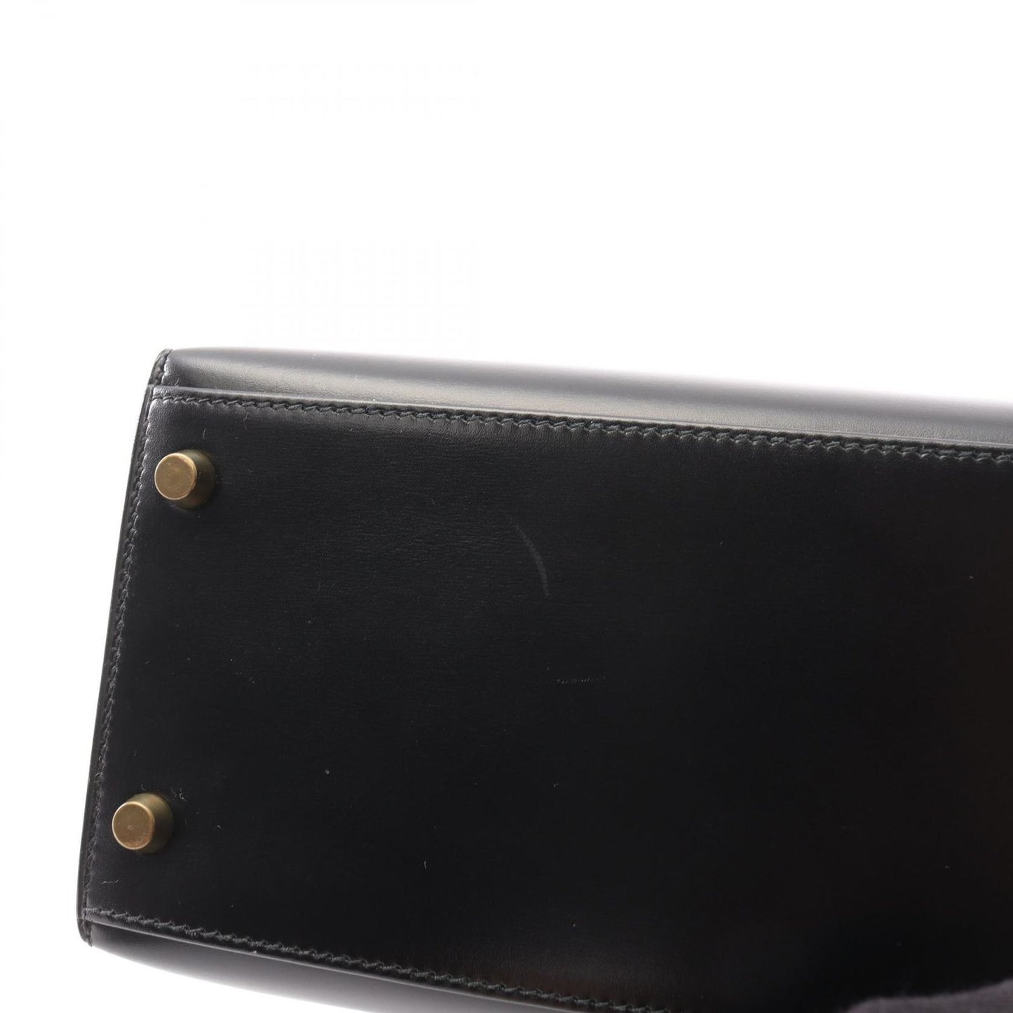 HERMES Kelly 28 Handbag in Black Box Calf - Timeless Elegance