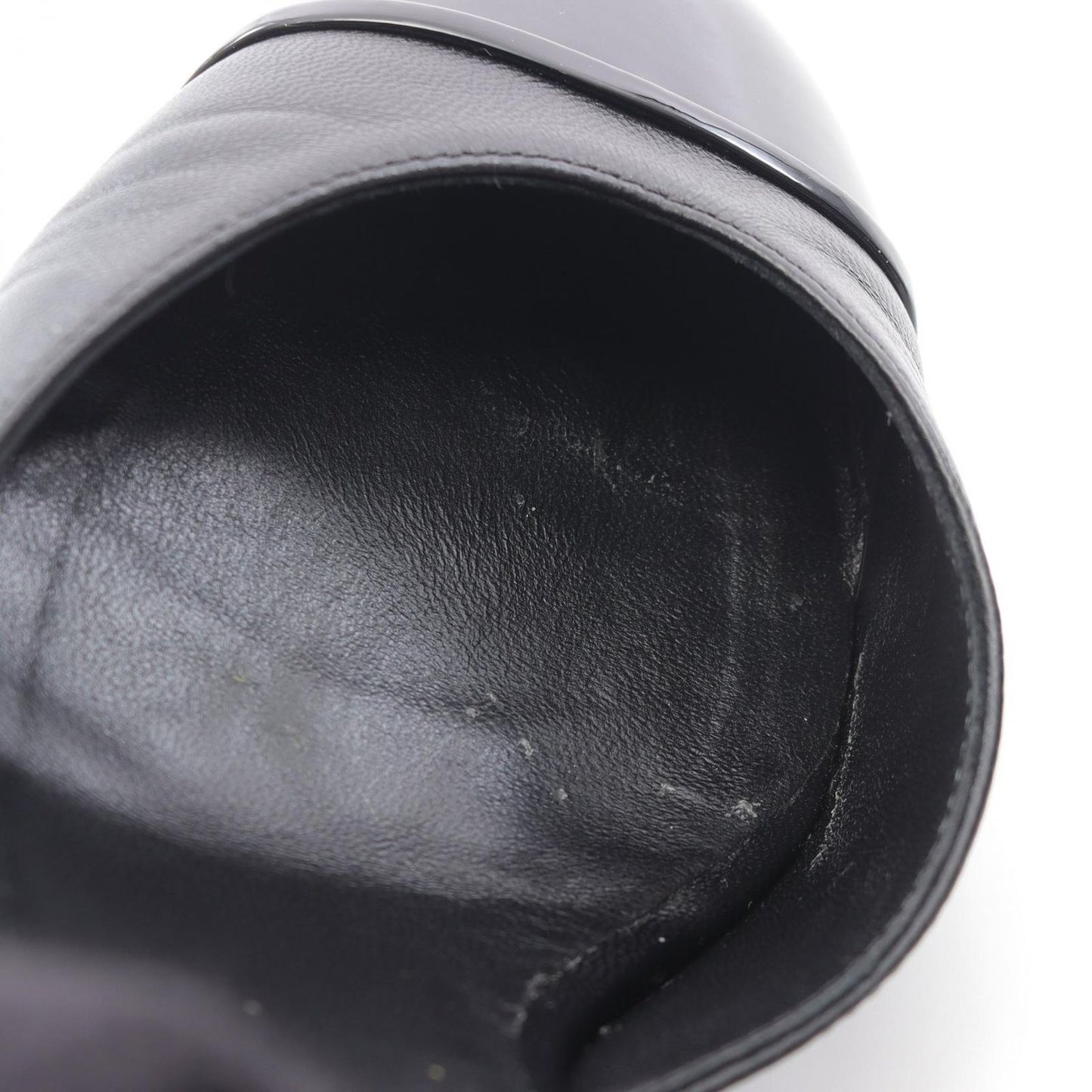 CHANEL Coco Mark Black Leather Pumps - Timeless Elegance