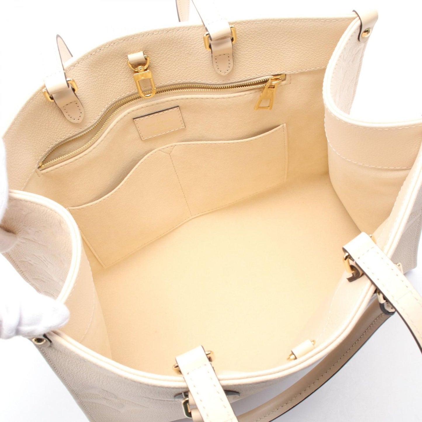 Louis Vuitton OnTheGo MM Tote Bag in Crème Leather - Exquisite Craftsmanship