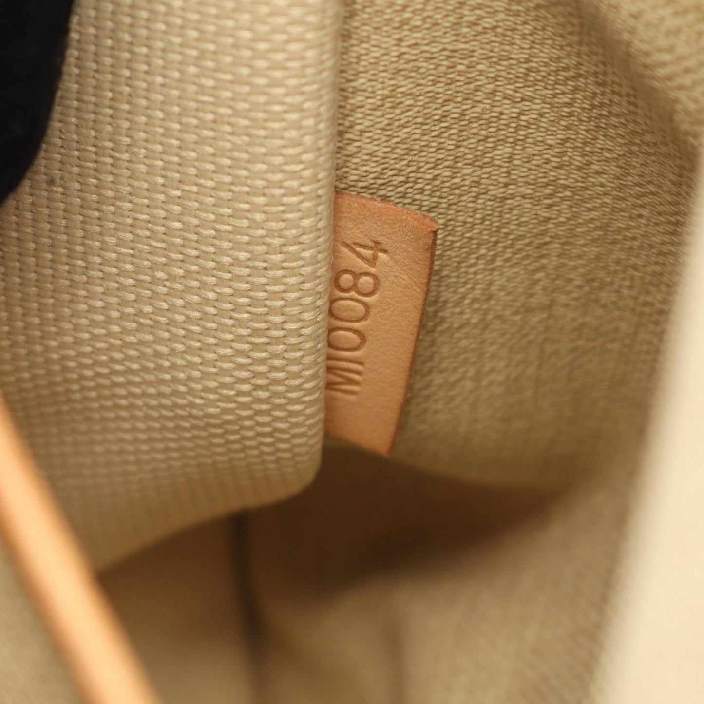 Louis Vuitton Truville Handbag M42228 - Timeless Elegance