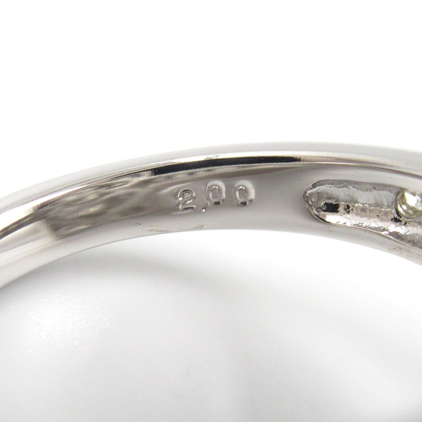 Exquisite Diamond Ring in K18 White Gold - 2.00ct