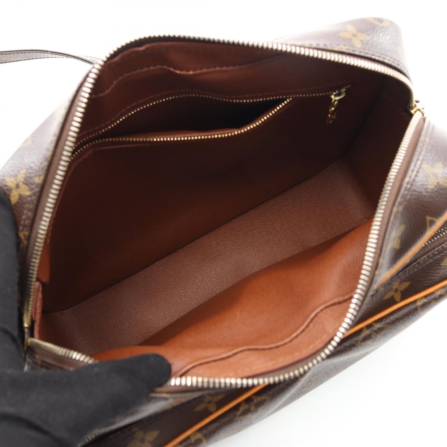 Louis Vuitton Nile Shoulder Bag M45244 - Timeless Elegance