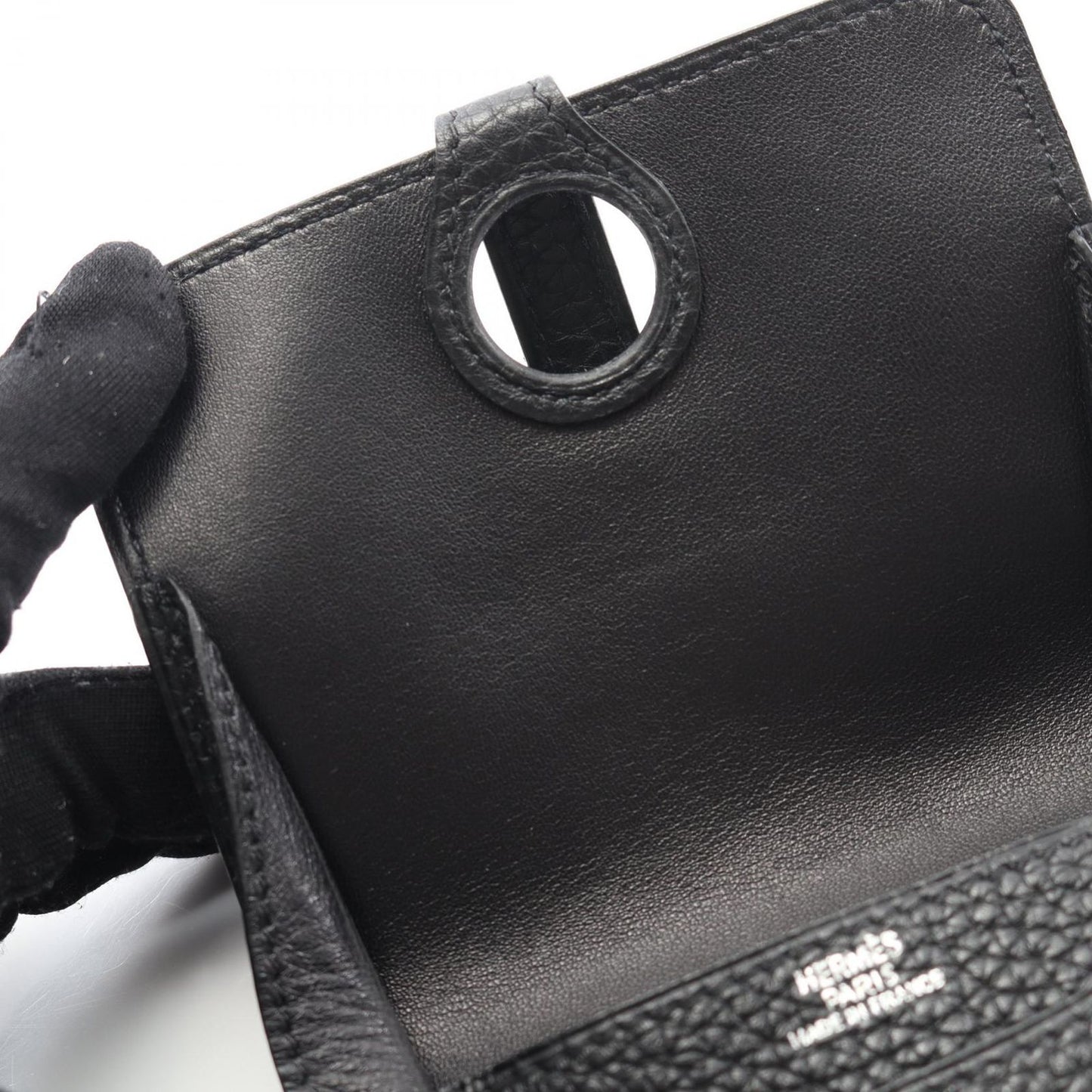 HERMES Dogon Card Case in Black - Exquisite Luxury Accessory