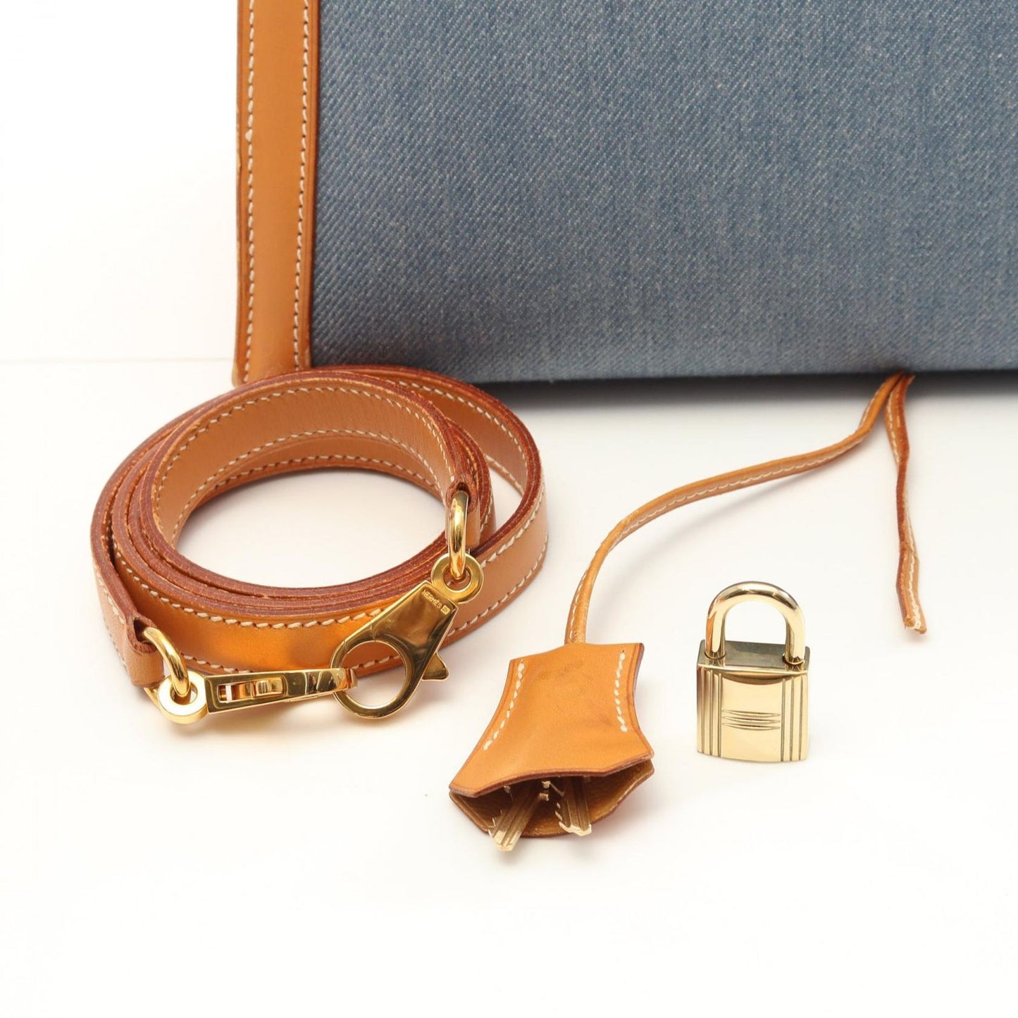 HERMES Kelly 35 Denim Blue & Natural Handbag - Timeless Elegance