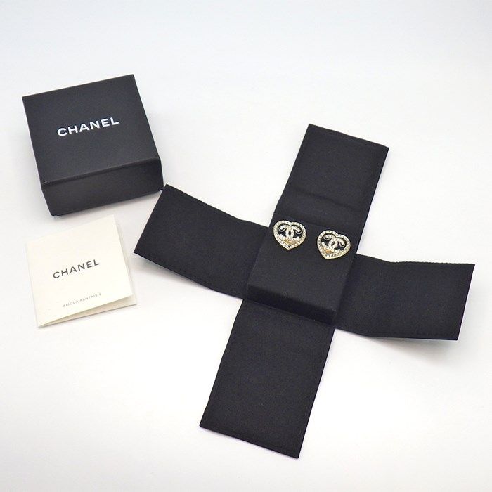 CHANEL Coco Mark Heart Earrings - 2023 Cruise Collection