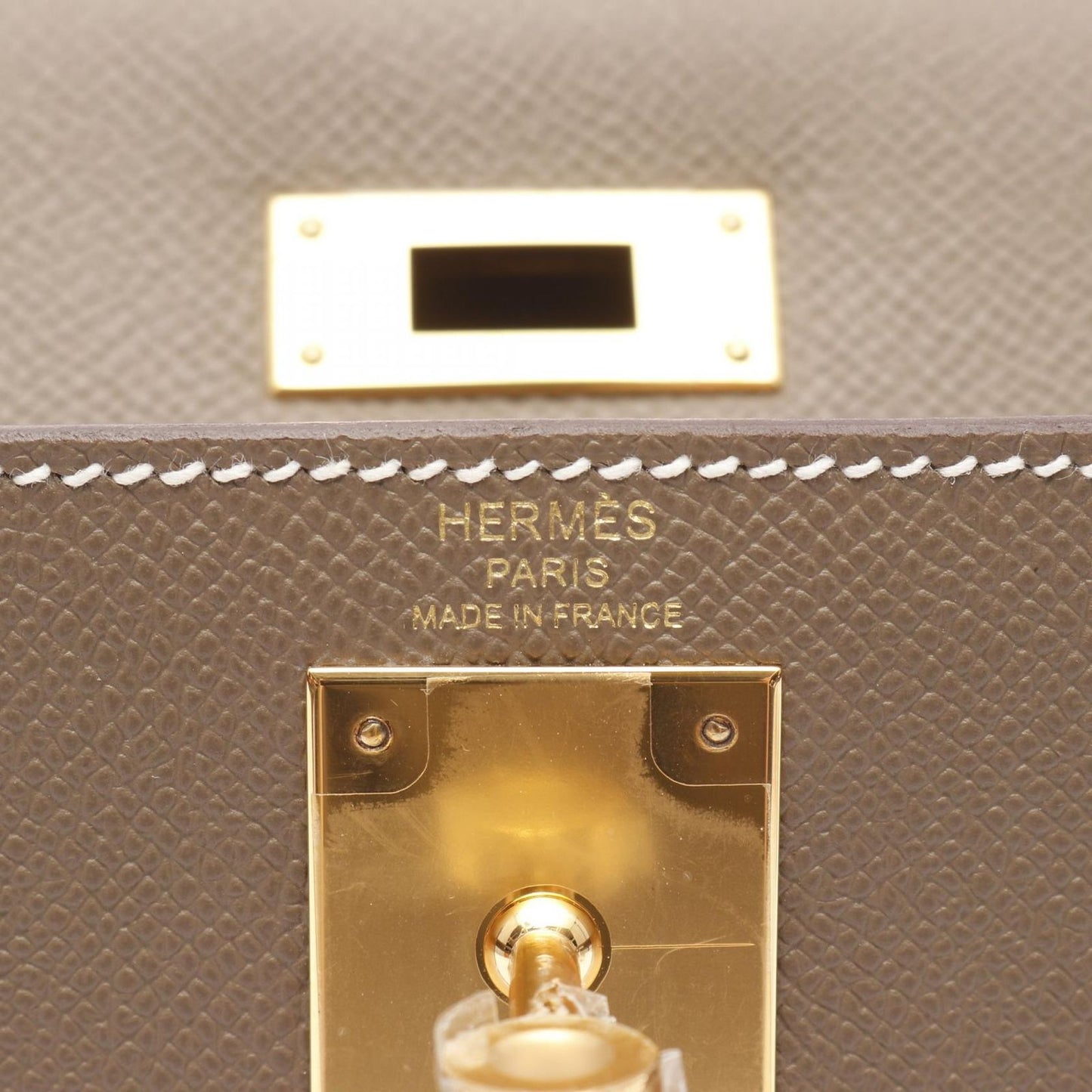 HERMES Kelly 28 Etoupe Handbag - Timeless Elegance