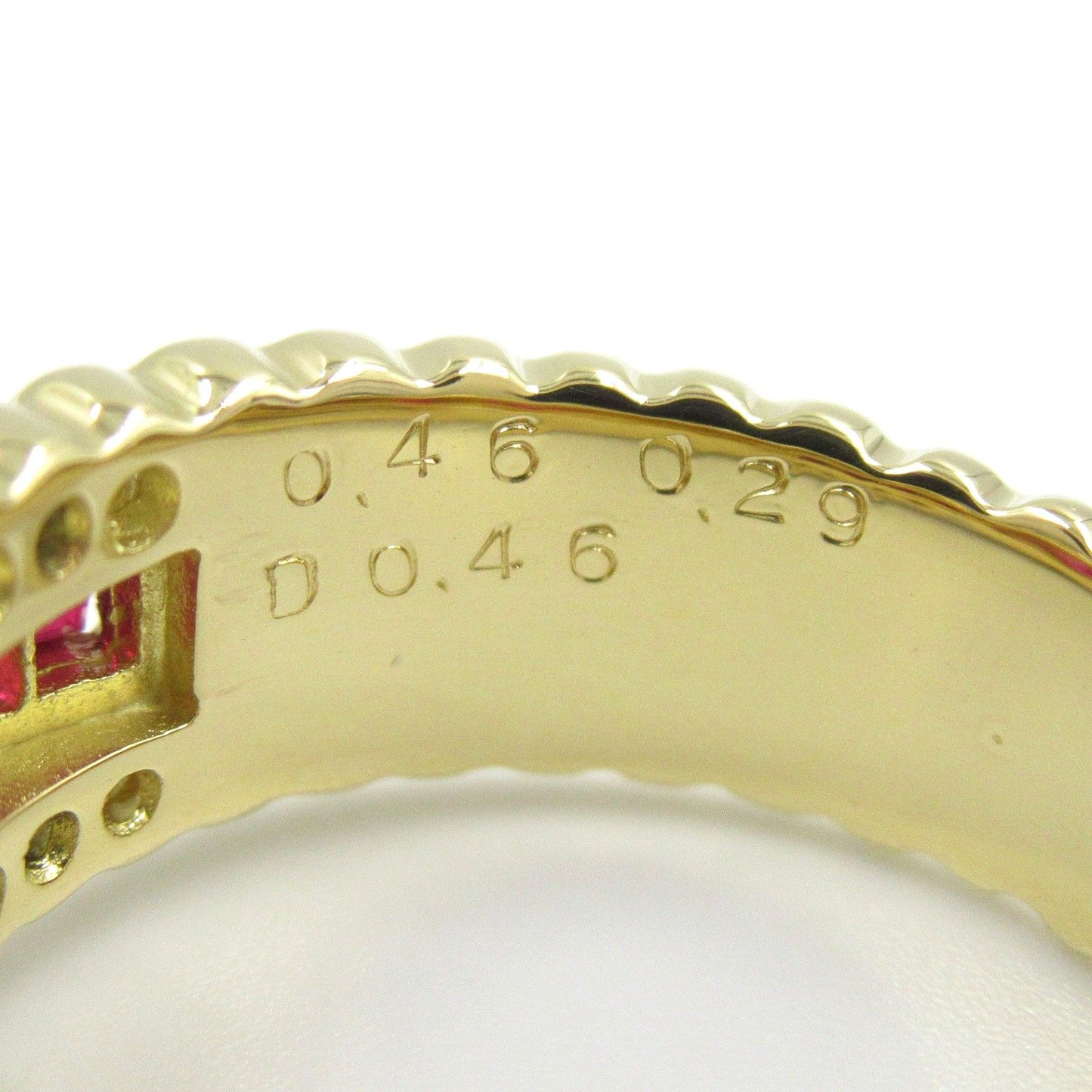 Exquisite Ruby and Diamond Ring in K18 Yellow Gold