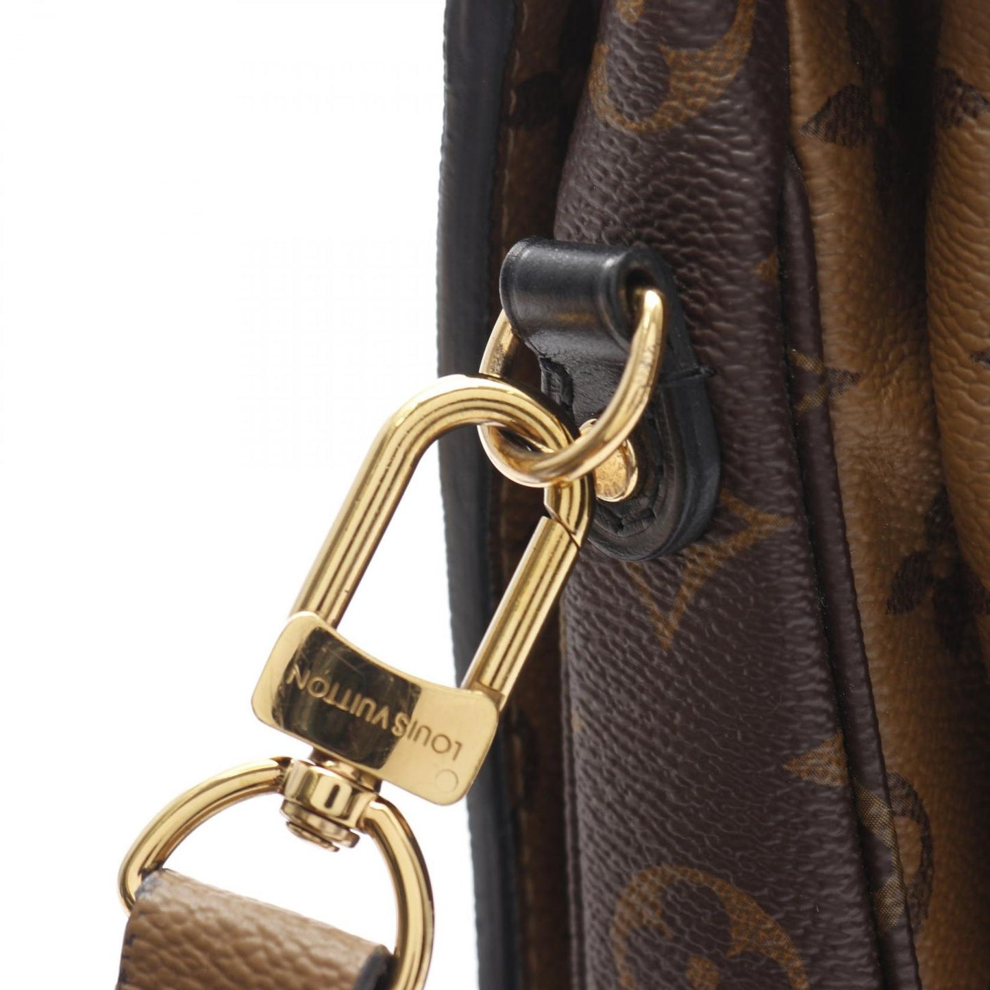 Louis Vuitton Pochette Métis MM Handbag - Timeless Elegance