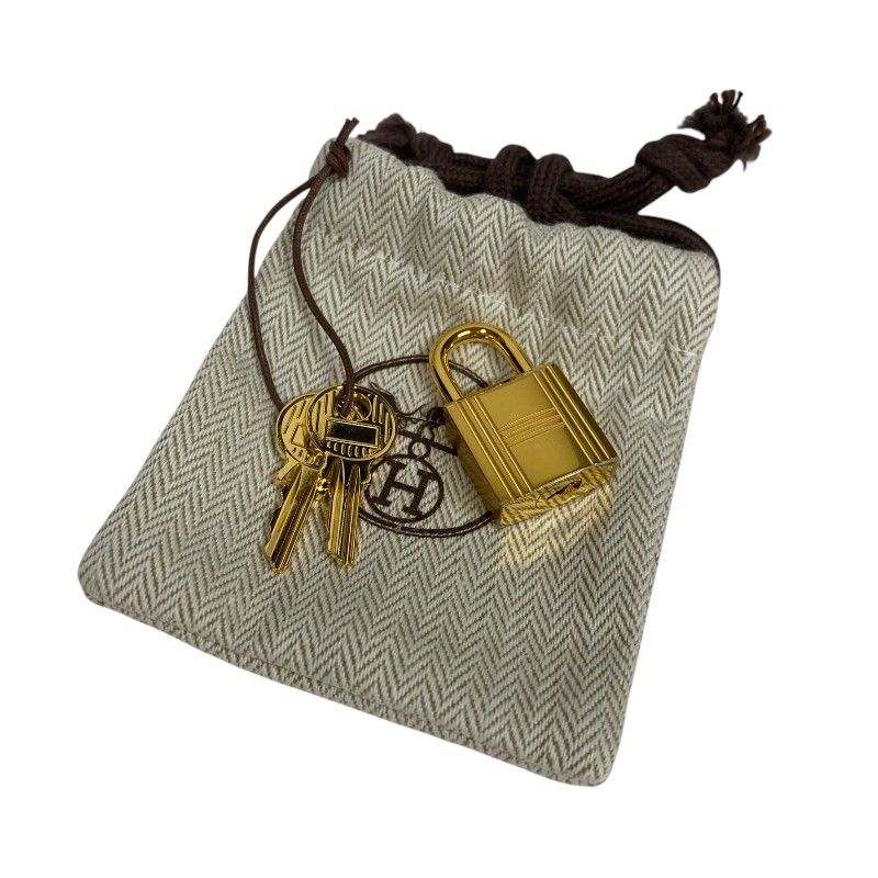 HERMES Picotin Lock PM Black with Gold Hardware - Timeless Elegance