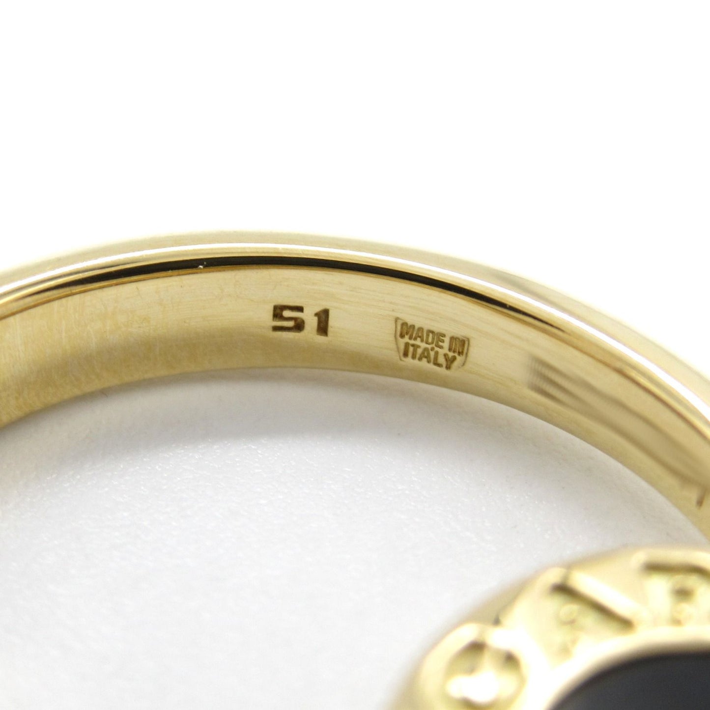 BVLGARI B.zero1 Mother of Pearl Ring in 18K Yellow Gold