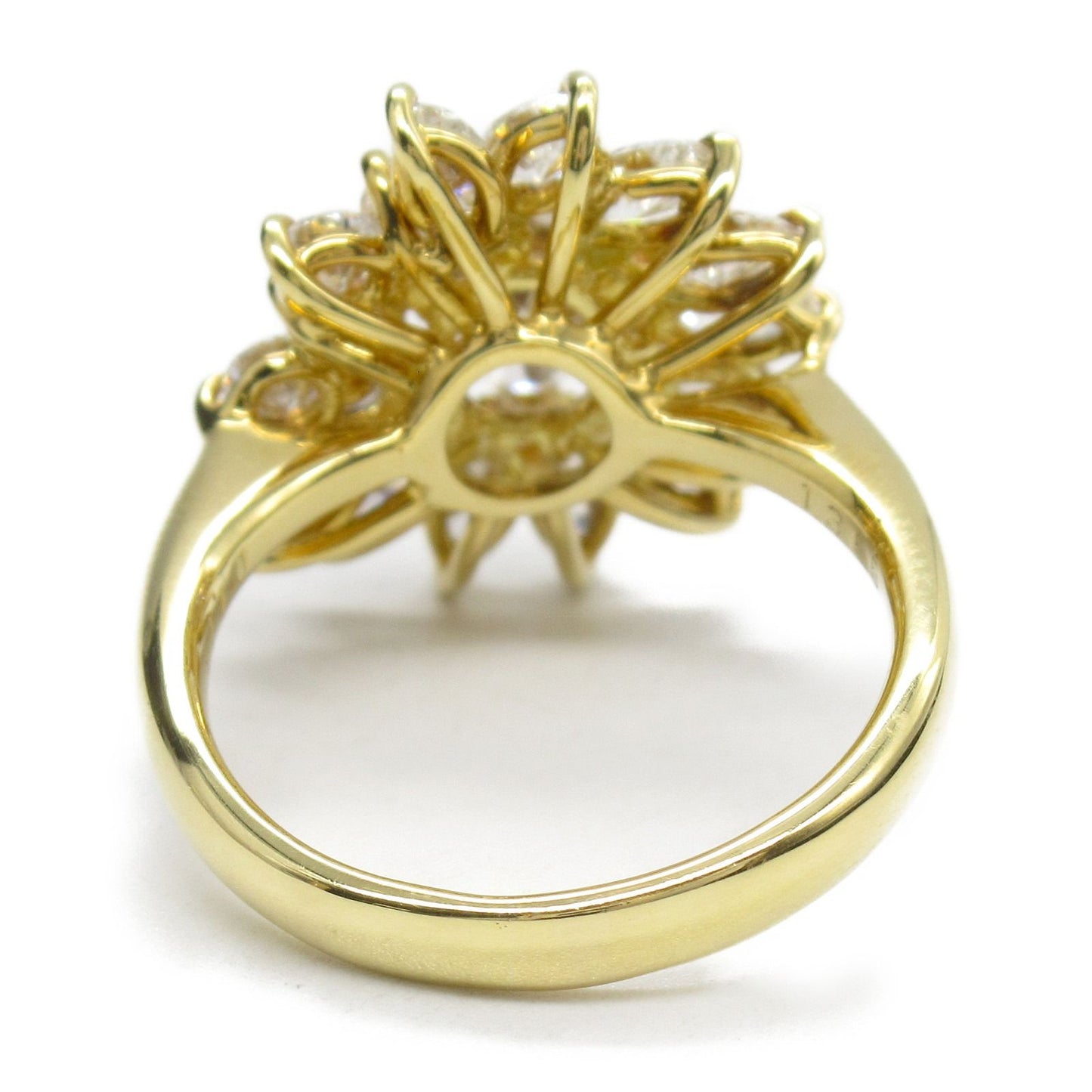 Exquisite Diamond Ring in K18 Yellow Gold - A Timeless Treasure