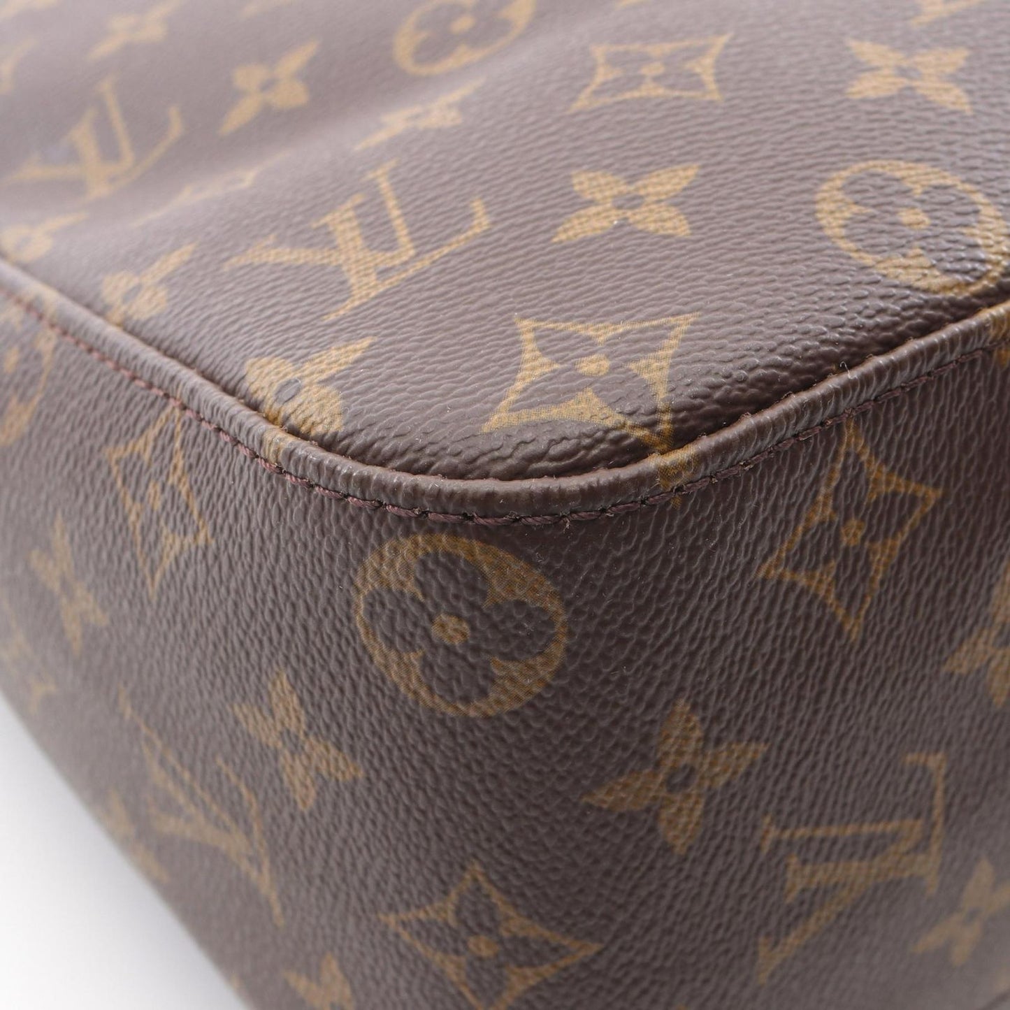 Louis Vuitton Looping GM Shoulder Bag - Timeless Elegance
