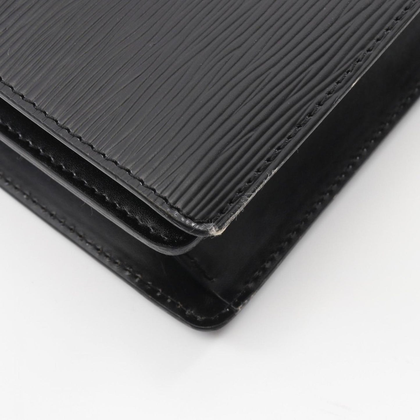 Louis Vuitton Concorde Epi Noir Handbag - Timeless Elegance