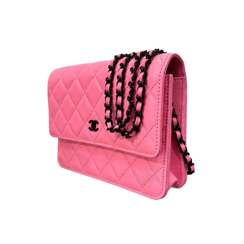 CHANEL Matelassé Chain Wallet AP3745 in Pink Lambskin
