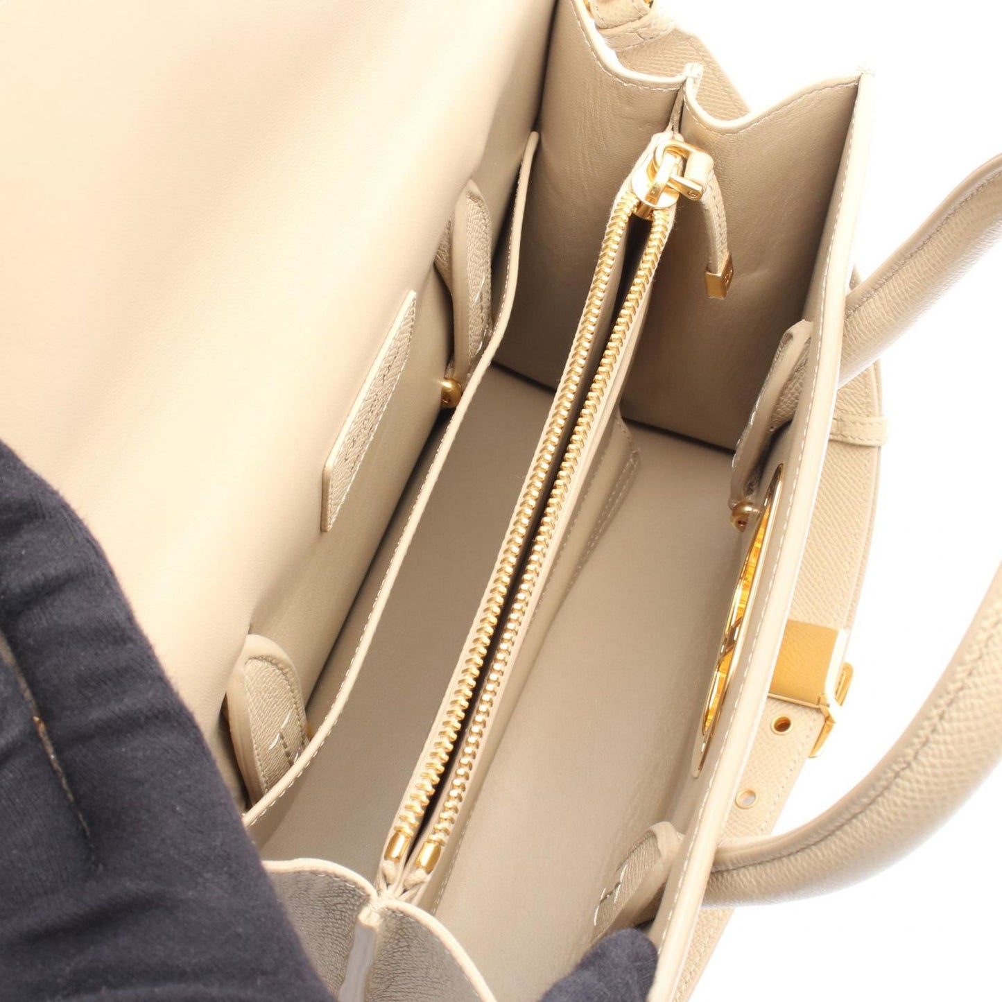 Dior 30 Montaigne Handbag in Beige Leather - Timeless Elegance