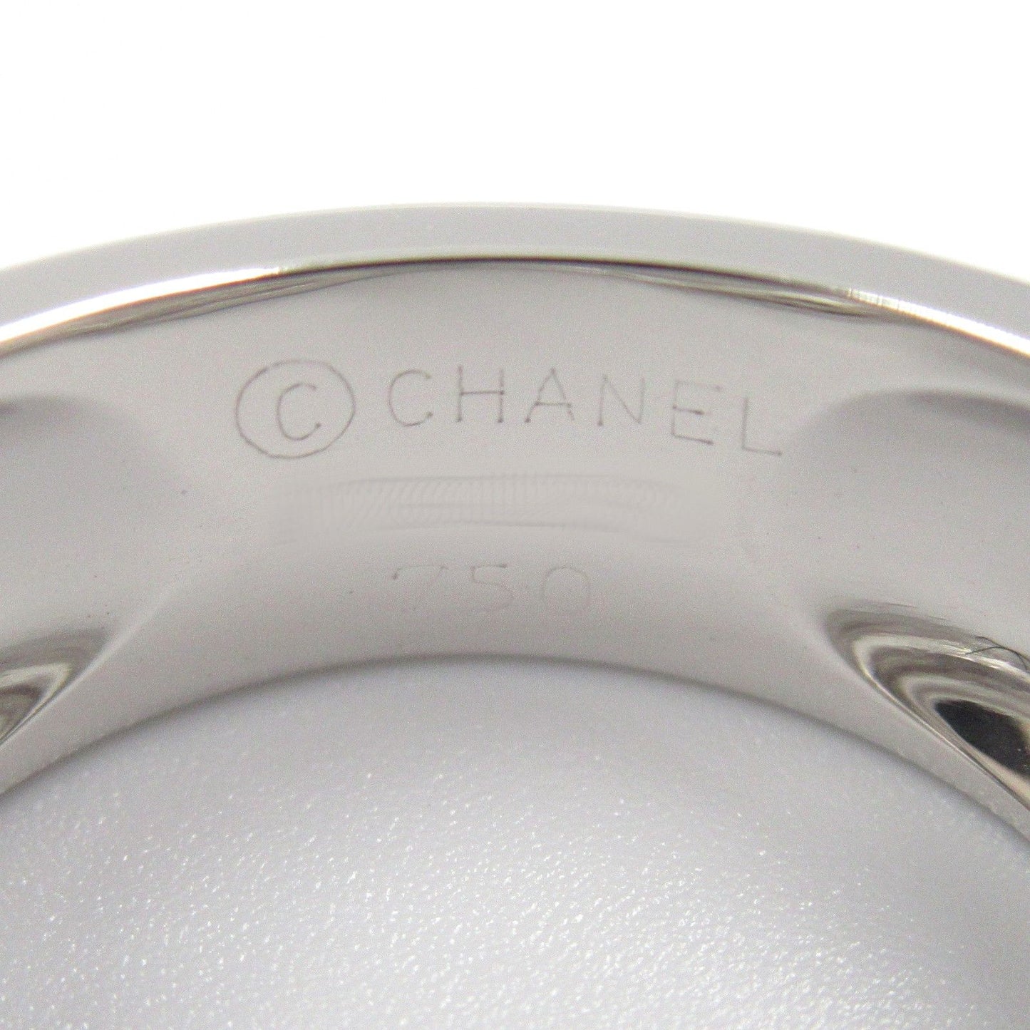CHANEL Three Symbols Ring in 18K White Gold with Diamond