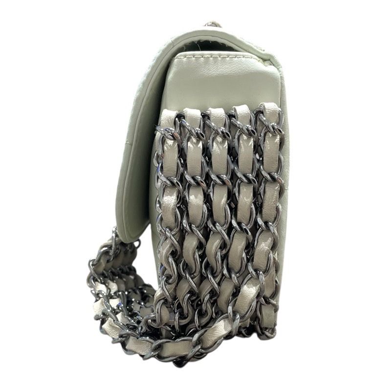 CHANEL Green Chocolate Bar 5-Chain Shoulder Bag - Luxury Craftsmanship