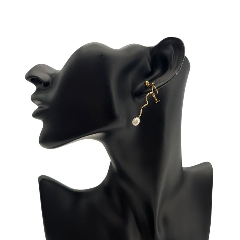 TASAKI K18 Yellow Gold Pearl Earrings - Exquisite Elegance