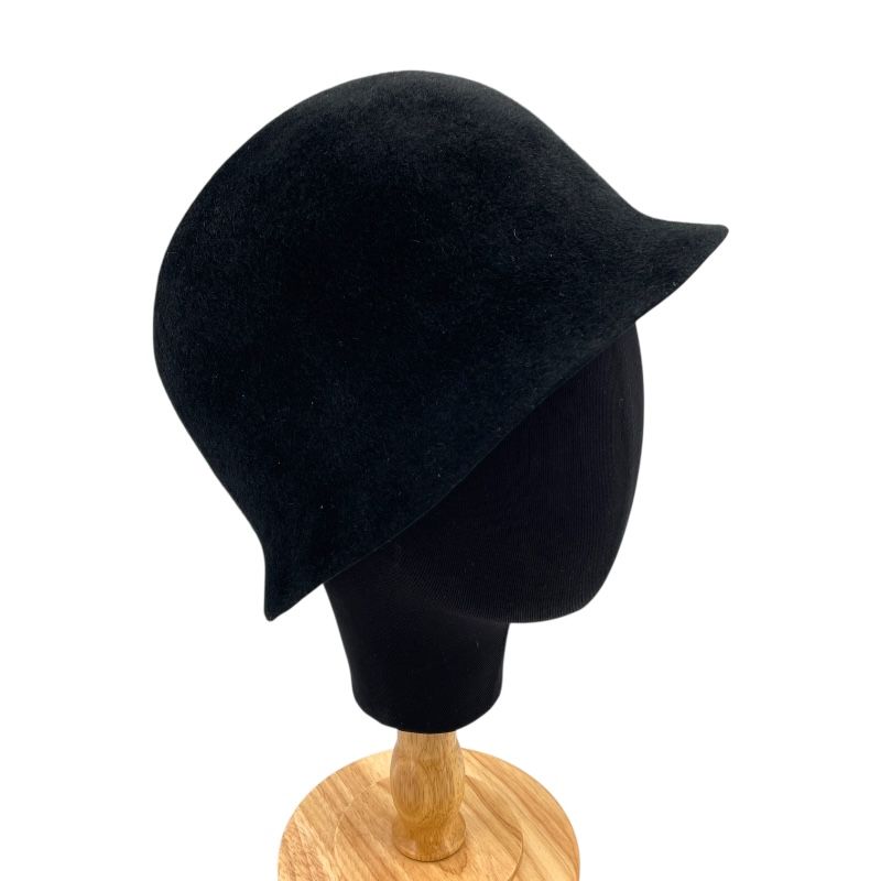CHANEL Vintage Black Felt Hat - Timeless Elegance for Women