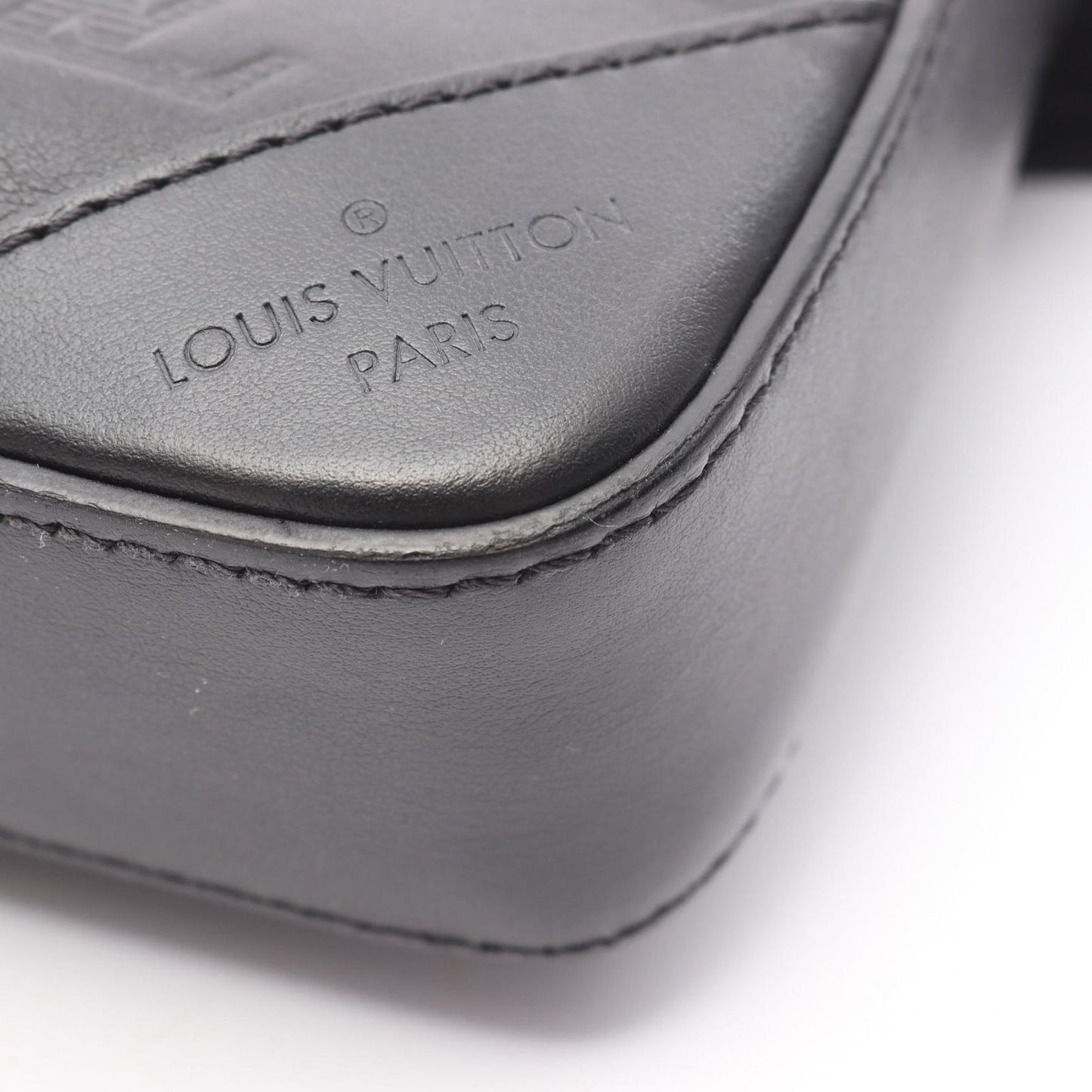 Louis Vuitton Duo Messenger Bag in Noir Leather - Timeless Elegance