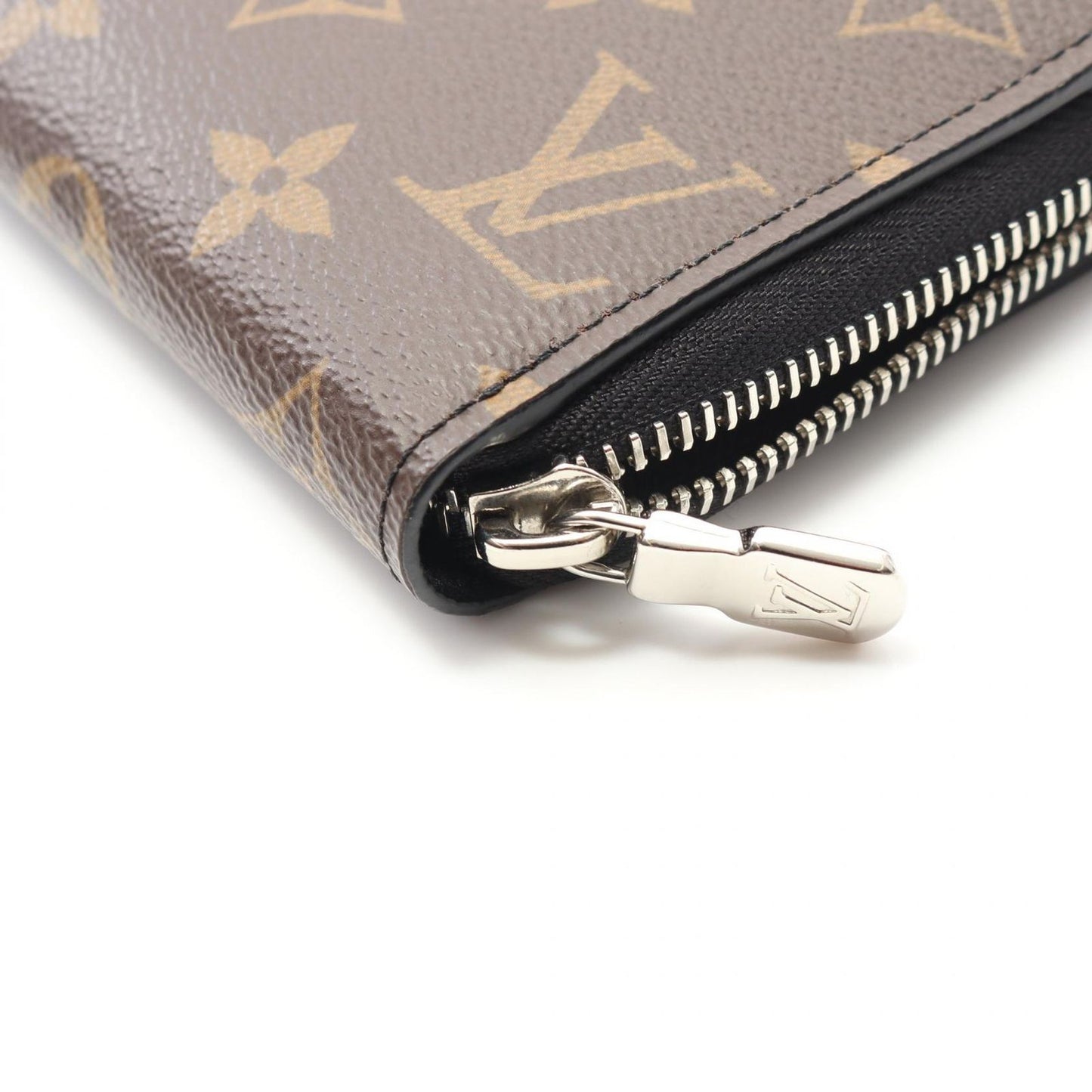 Louis Vuitton Zippy Dragonne Long Wallet - Exquisite Craftsmanship