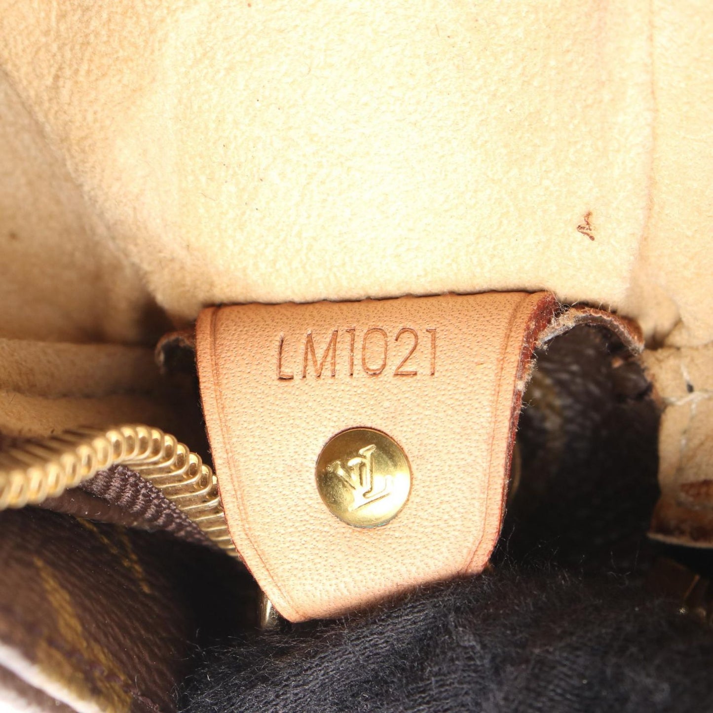 Louis Vuitton Monogram Looping GM Shoulder Bag - Timeless Elegance