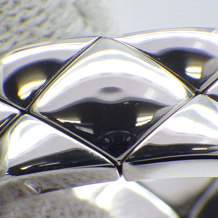 Chanel Matelassé Quilted Logo Ring in K18 White Gold - Size 15