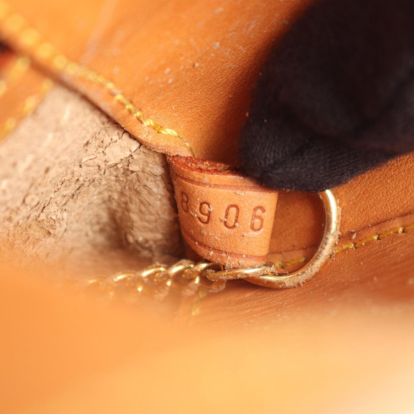 Louis Vuitton Monogram Bucket GM Shoulder Bag - Timeless Elegance