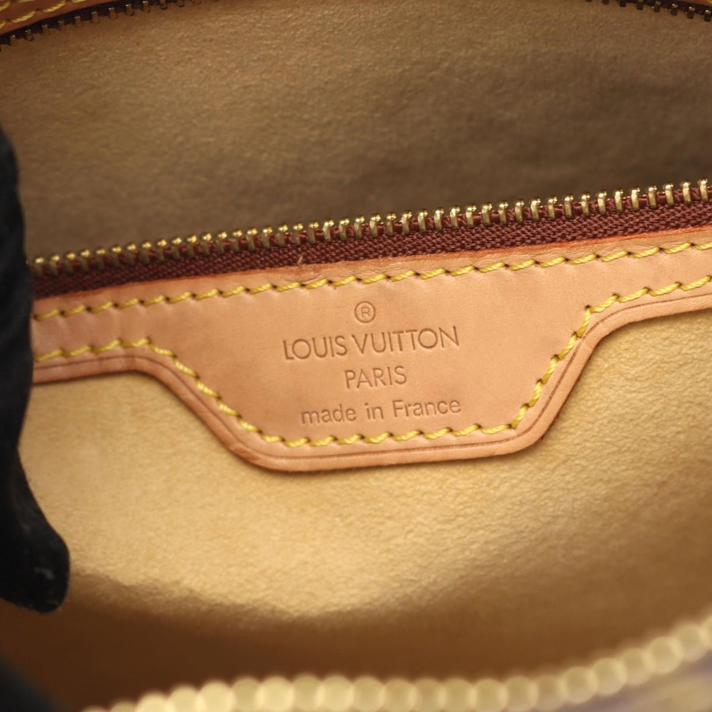 Louis Vuitton Monogram Looping GM Shoulder Bag - Timeless Elegance