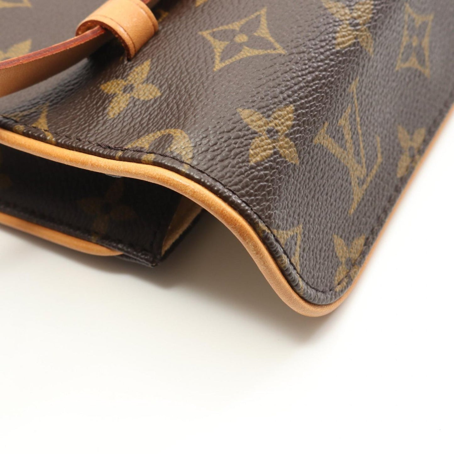 Louis Vuitton Monogram Pochette Florentine Waist Bag - Timeless Elegance