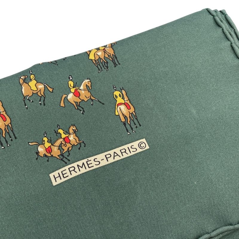 HERMES Green Silk Pocket Square - Timeless Elegance