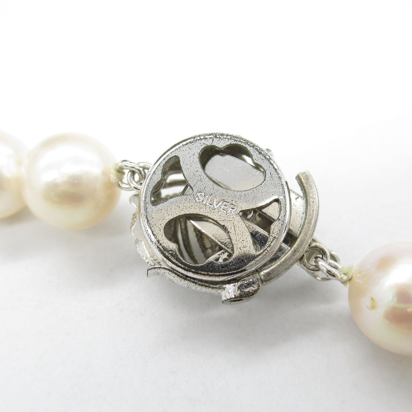 Elegant Pearl Necklace and Earring Set - Timeless Luxury