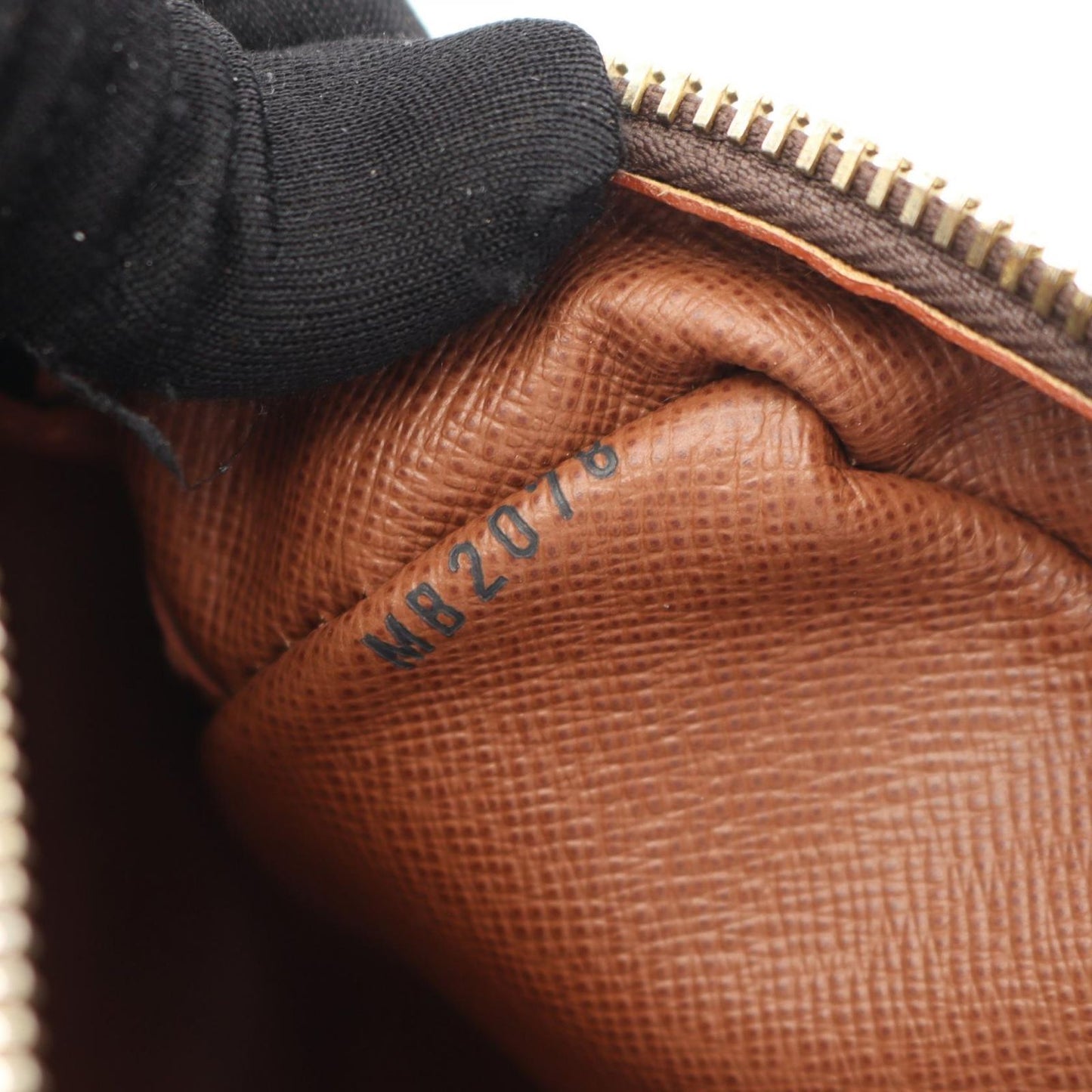 Louis Vuitton Trocadéro 27 Shoulder Bag - Timeless Elegance