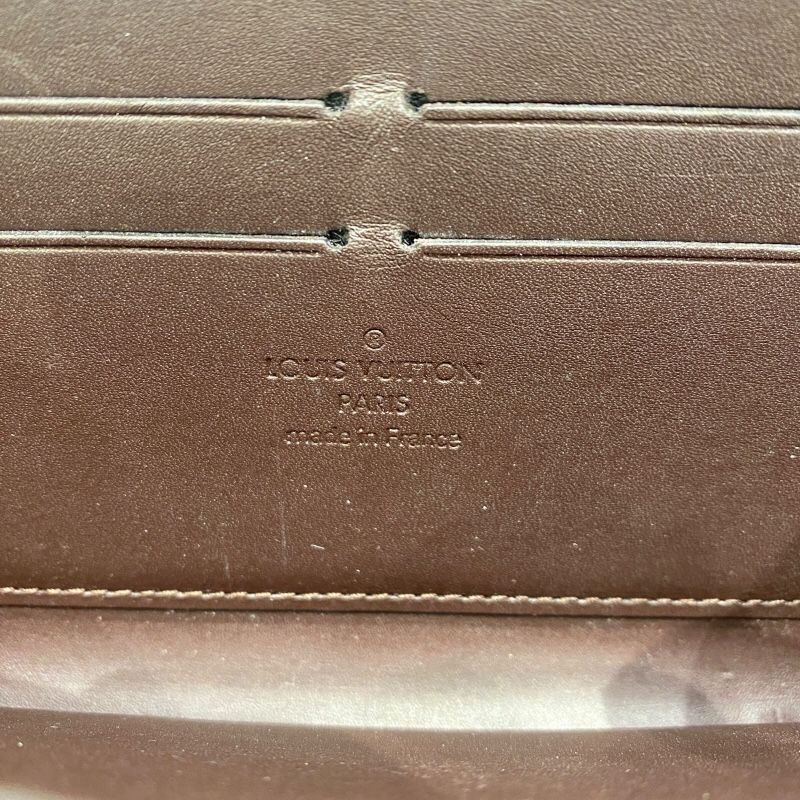 Louis Vuitton Zippy Wallet M93522 in Bordeaux Monogram Vernis