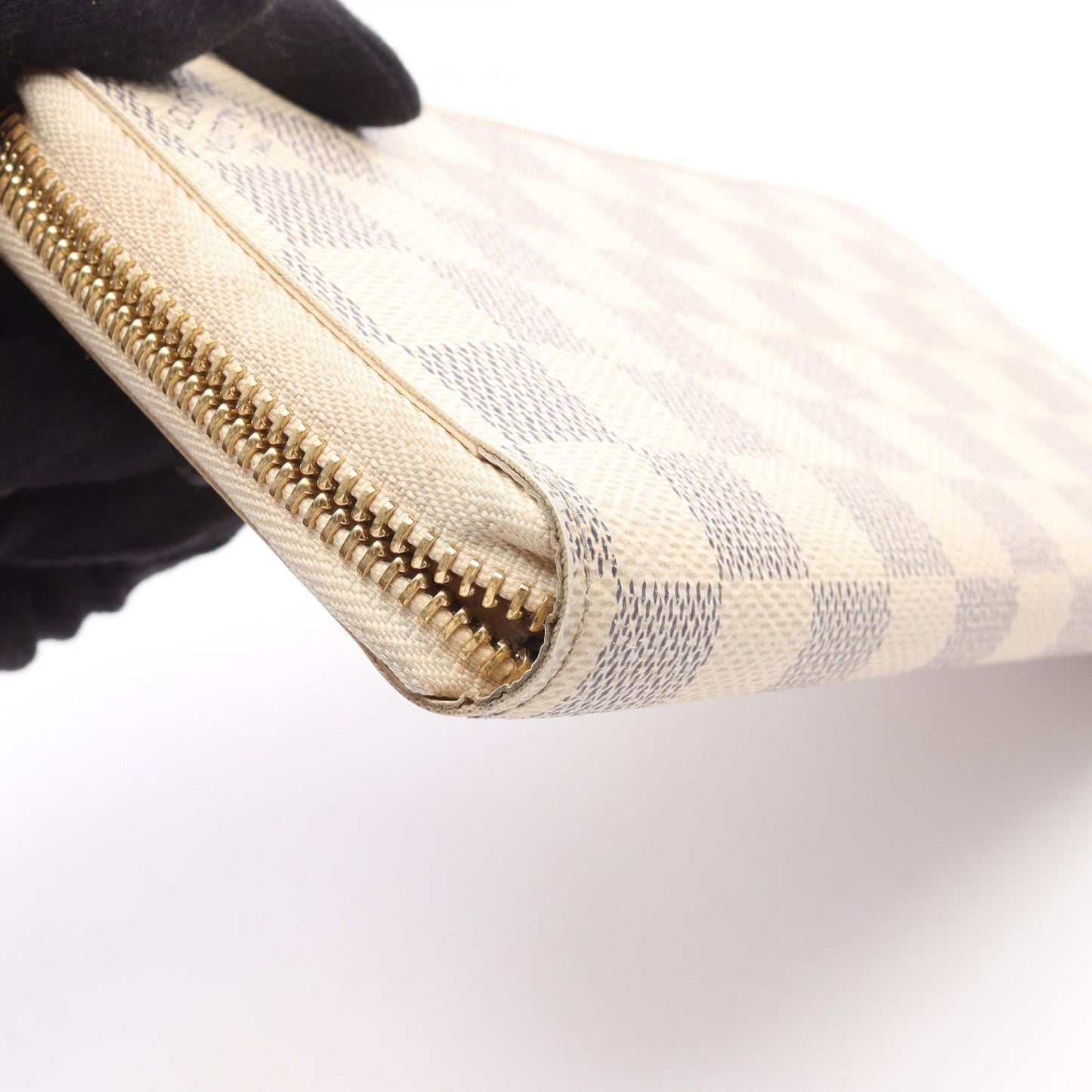 Louis Vuitton Damier Azur Zippy Wallet - Timeless Elegance