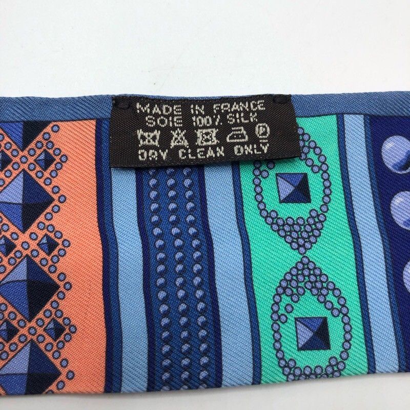 HERMES Twilly Colliers de Chiens Silk Scarf - Exquisite Elegance